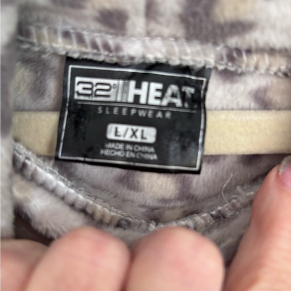 Animal print Hooded fleece bathrobe - Picture 2 of 2